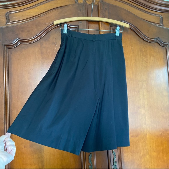 Vintage 100% Silk Black Bermuda Trouser Shorts | Size 2 - Picture 6 of 7